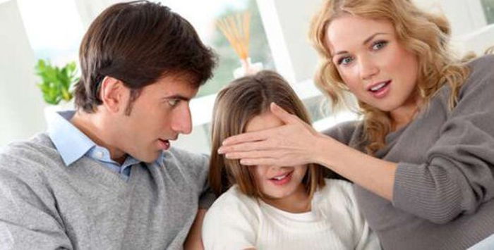 AŞIRI KORUYUCU ANNE-BABA TUTUMU