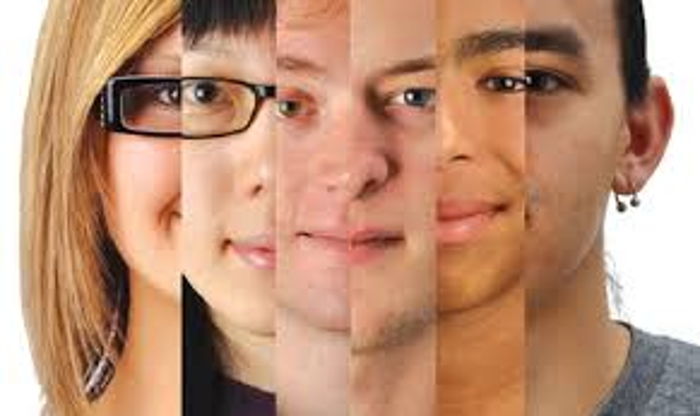 FARKLILIKLARI KABULLENMEK YA DA KABULLENMEMEK