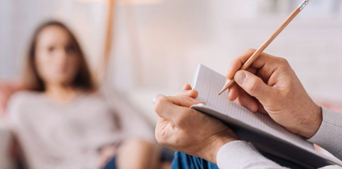 Psikoloğa deliler mi gider?